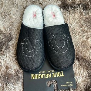 Brand New MENS True Religion house slippers
